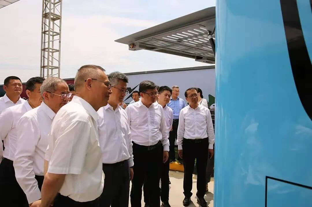 南京首條氫能客車示范線開啟氫藍(lán)時代