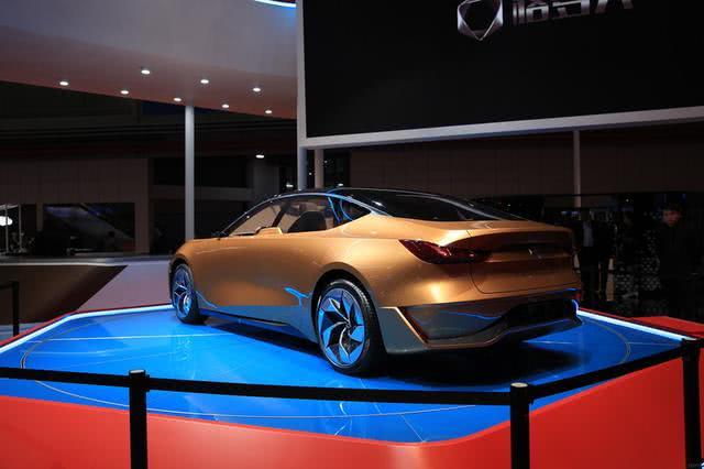 國(guó)產(chǎn)“氫能源”汽車，加氫燃料時(shí)間短、續(xù)航里程長(zhǎng)