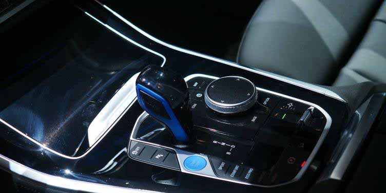 與豐田共同研發(fā)，寶馬首款氫燃料電池SUV iX5 Hydrogen亮相.jpg