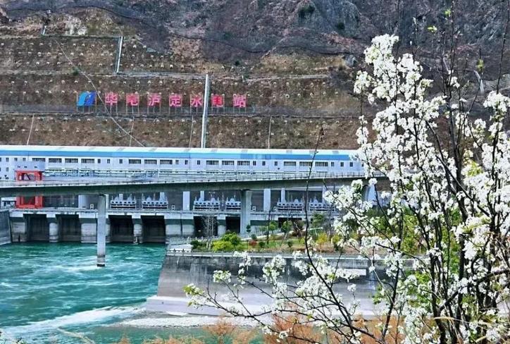 中國(guó)華電第一瓶“綠氫”誕生了！.jpg