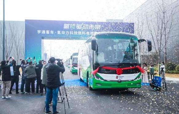 宇通簽約國(guó)家電投氫能，100輛大巴交付.jpg