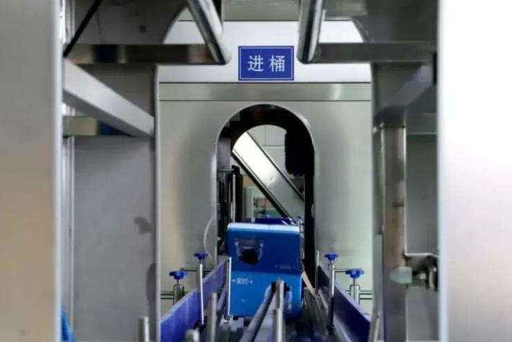 年產(chǎn)50萬桶純凈水150萬袋富氫水建設項目正在和碩加緊建設中.jpg