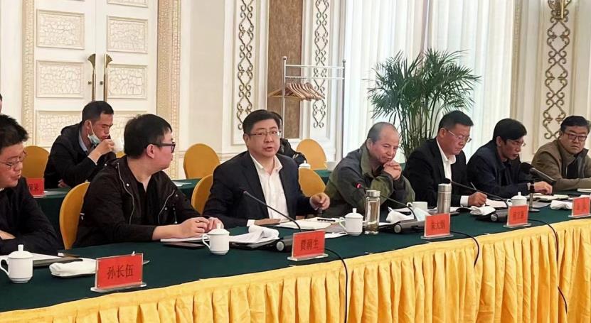 共同發(fā)展氫能規(guī)劃和三年的氫能合作！貴州氫能效率與烏魯木齊甘泉堡經(jīng)開區(qū)簽署氫能產(chǎn)業(yè)合作協(xié)議.jpg