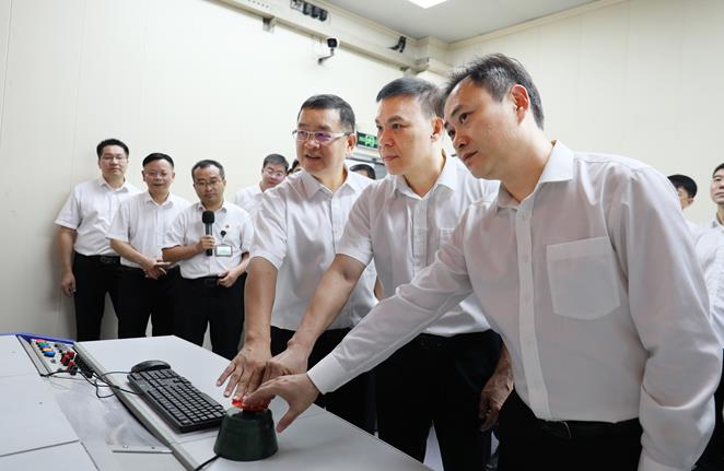 中國最大排量、最大馬力燃?xì)浒l(fā)動機(jī)玉柴YCK16H成功點(diǎn)火