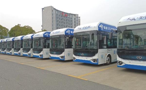 80kW燃料電池發(fā)動機(jī)，鋒源氫能助力平湖氫能公交示范投運(yùn)！.jpg
