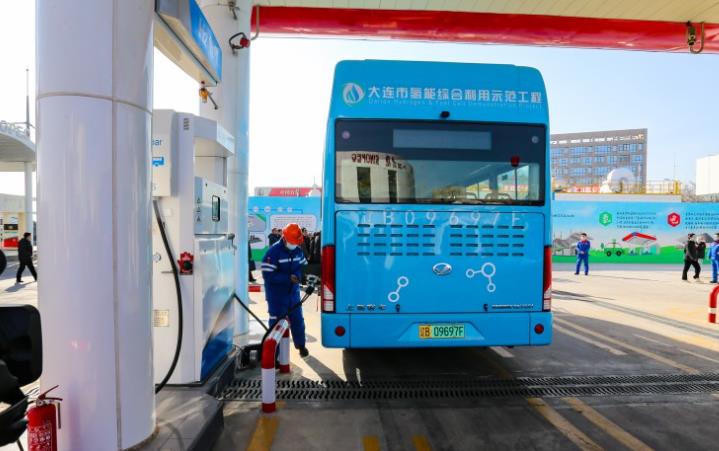 對(duì)比傳統(tǒng)方式成本降低20%以上，我國首個(gè)甲醇制氫加氫一體站投用.jpg