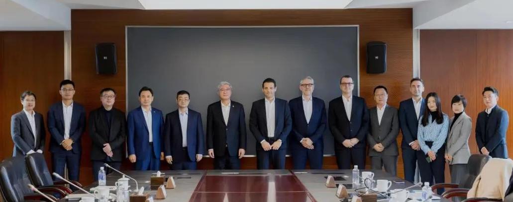 申能集團(tuán)與彼歐集團(tuán)攜手共議，持續(xù)深化氫能技術(shù)合作與創(chuàng)新.jpg