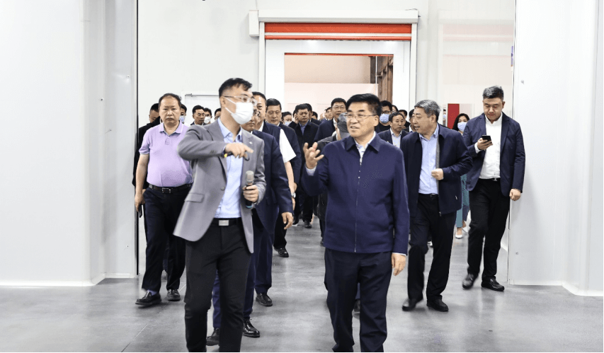 長春市人大常委會黨組書記、主任王忠厚調(diào)研國氫科技長春綠動.png